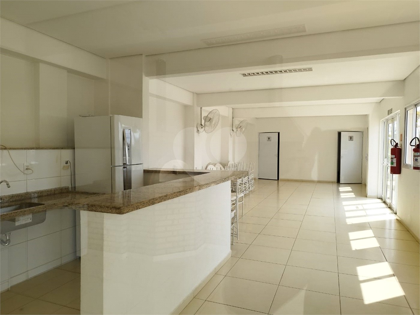 Apartamento à venda com 3 quartos, sendo 1 suíte, em Jardim Nova Era, Salto, SP