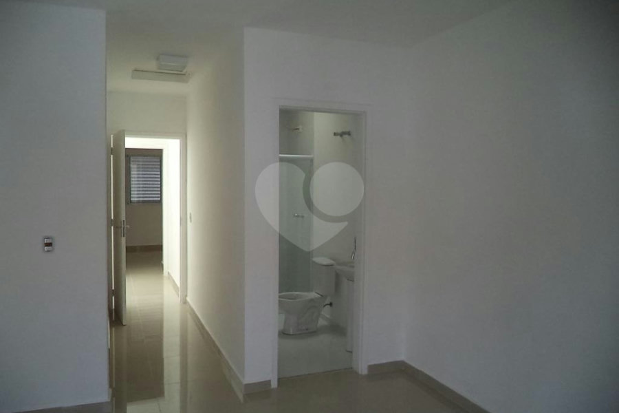 Casa à venda com 2 suítes no condomínio Villagio da Serra, São Paulo - SP