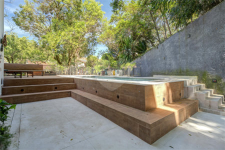 Casa à venda com 4 suítes no condomínio Granja do Morumbi, São Paulo - SP