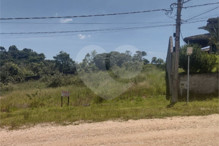 Terreno à venda no condomínio Lago Dourado, Jacareí - SP