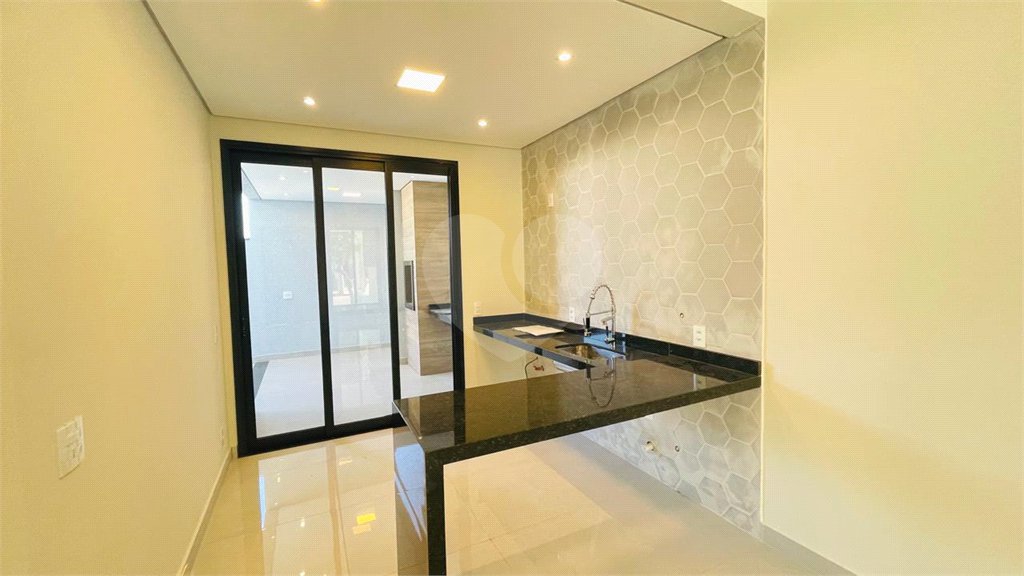 Casa à venda com 3 suítes no condomínio Terras de São Francisco, Sorocaba - SP