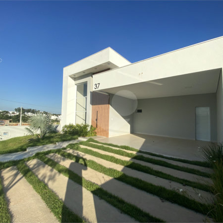 Casa à venda com 3 quartos, sendo 1 suíte, no condomínio Reserva Central Parque, Salto - SP