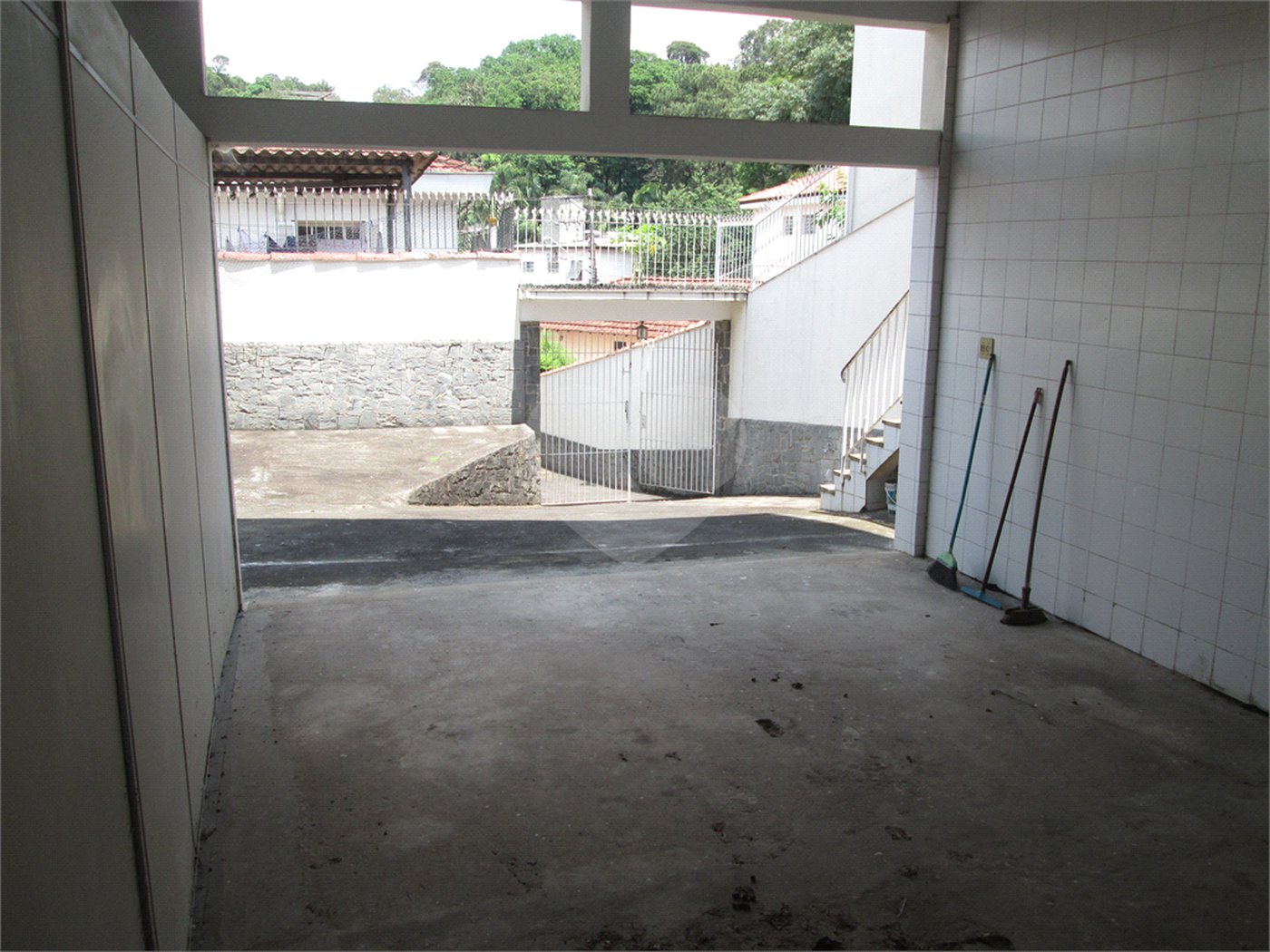 Sobrado à venda com 3 quartos em Horto, São Paulo, SP