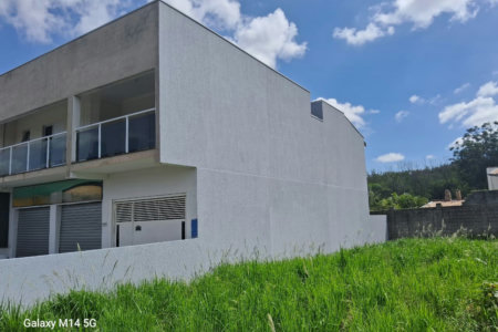 Casa à venda com 3 quartos, sendo 1 suíte, em Parque Terras de Santa Maria, Hortolândia, SP