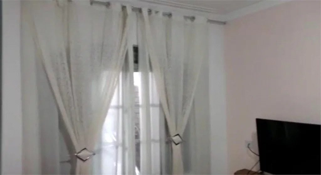 Casa Térrea à venda com 6 quartos em Jardim Rosana, São Paulo, SP