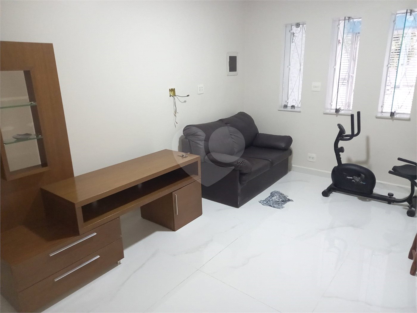 Sobrado à venda com 4 quartos, sendo 2 suítes, em Vila Hamburguesa, São Paulo, SP