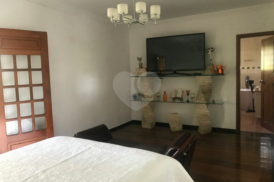 Sobrado à venda ou para alugar com 4 suítes em Serra da Cantareira, Mairiporã, SP