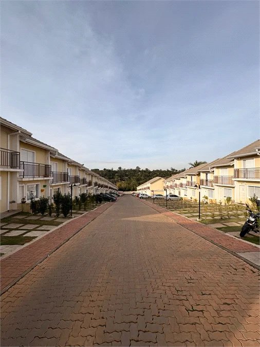Casa à venda com 2 quartos no condomínio Residencial Ilha de Malta,255, Cotia - SP