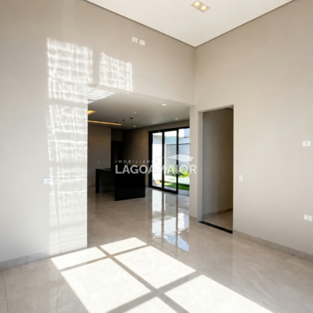 Casa à venda com 3 quartos no condomínio Residencial Costa Leste, Três Lagoas - MS