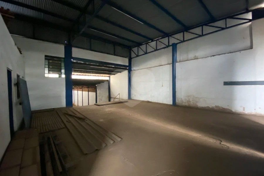 Terreno e Barracão comercial à venda ou locação, no bairro Santa Rosa - Piracicaba/SP.