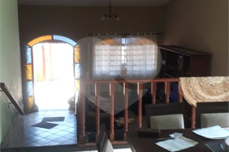 Sobrado à venda com 5 quartos, sendo 3 suítes, em Jardim dos Pinheiros, Atibaia, SP