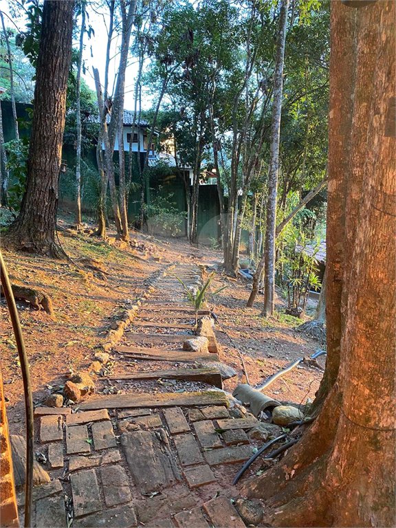 Casa à venda com 3 quartos, sendo 1 suíte, no condomínio Associação Reserva das Hortênsias, Mairiporã - SP