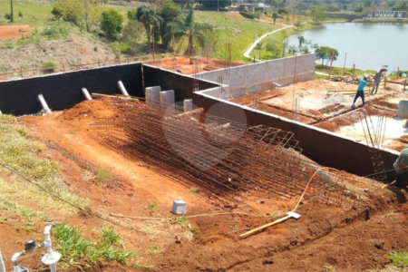 Casa à venda com 3 suítes no condomínio Loteamento Terras da Fazenda Santana I, Atibaia - SP