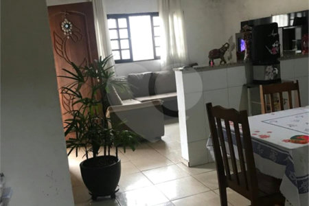Casa Térrea à venda com 2 quartos, sendo 1 suíte, no Centro, Bom Jesus dos Perdões, SP