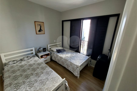 Apartamento à venda com 3 quartos, sendo 1 suíte,  em Santo Amaro, São Paulo, SP