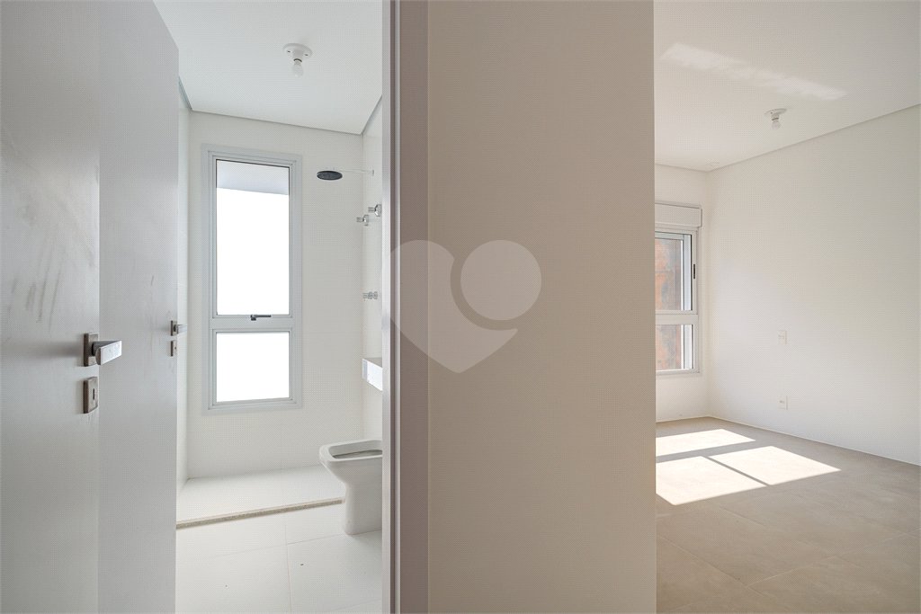 Casa à venda ou para alugar com 3 suítes no condomínio Jardim Flora, São Paulo - SP
