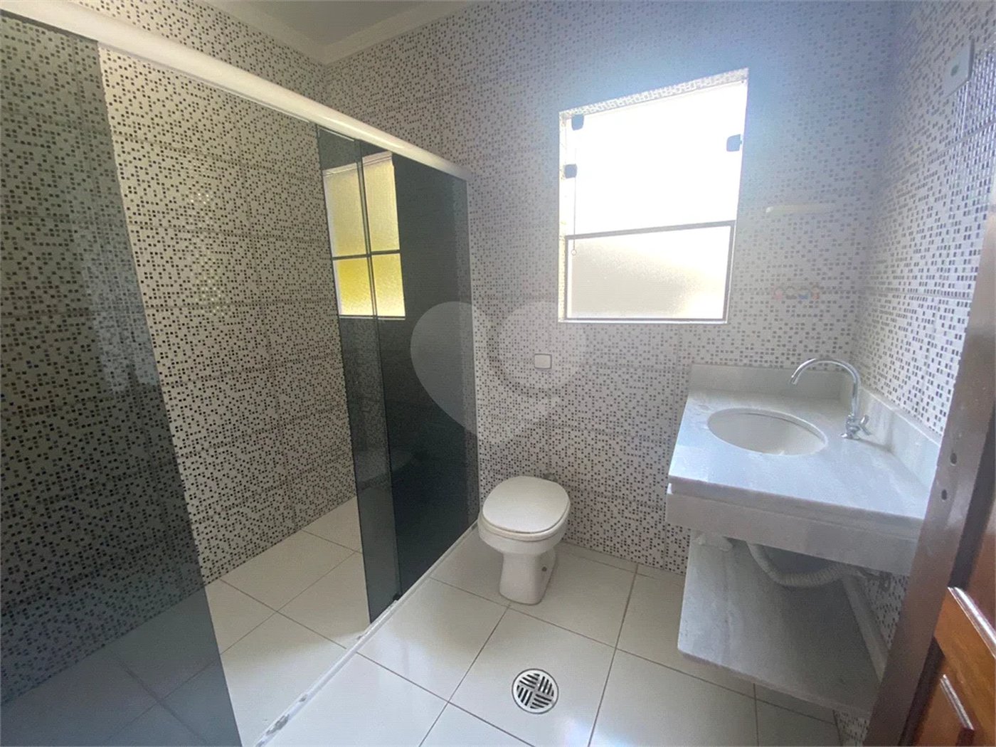 Sobrado com 3 quartos 1 suíte e 6 vagas de garagem no Jardim Guapira