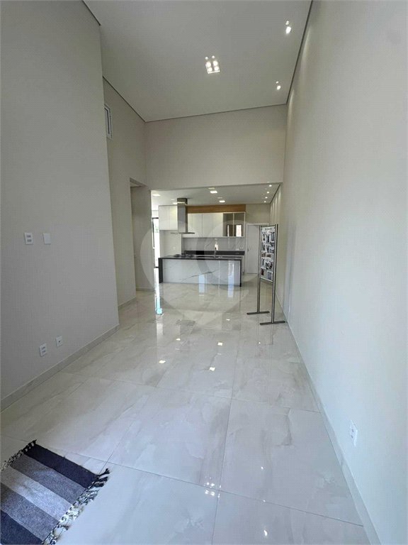 Casa à venda com 3 suítes no condomínio Condomíno Helena Maria, Sorocaba - SP