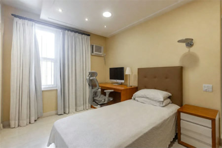 Casa à venda com 5 quartos, sendo 3 suítes, em Jardim Guedala, São Paulo, SP
