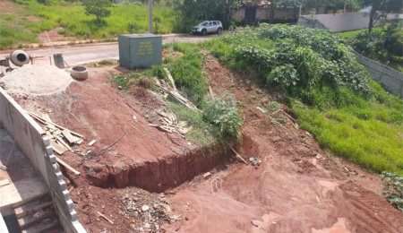 Terreno à venda no condomínio Residencial Country Felix, Bom Jesus dos Perdões - SP
