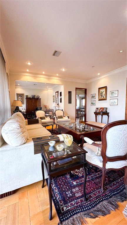 Apartamento à venda com 3 quartos, sendo 2 suítes, em Morumbi, São Paulo, SP