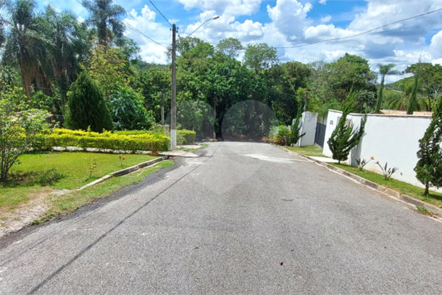 Casa à venda com 3 quartos, sendo 4 suítes, no condomínio Sausalito, Mairiporã - SP