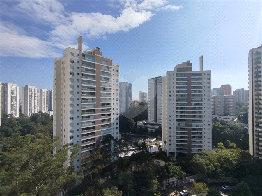 Apartamento para alugar com 3 quartos, sendo 1 suíte, em Morumbi, São Paulo, SP