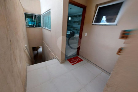 Sobrado à venda com 3 quartos, sendo 1 suíte, em Vila Laís, São Paulo, SP