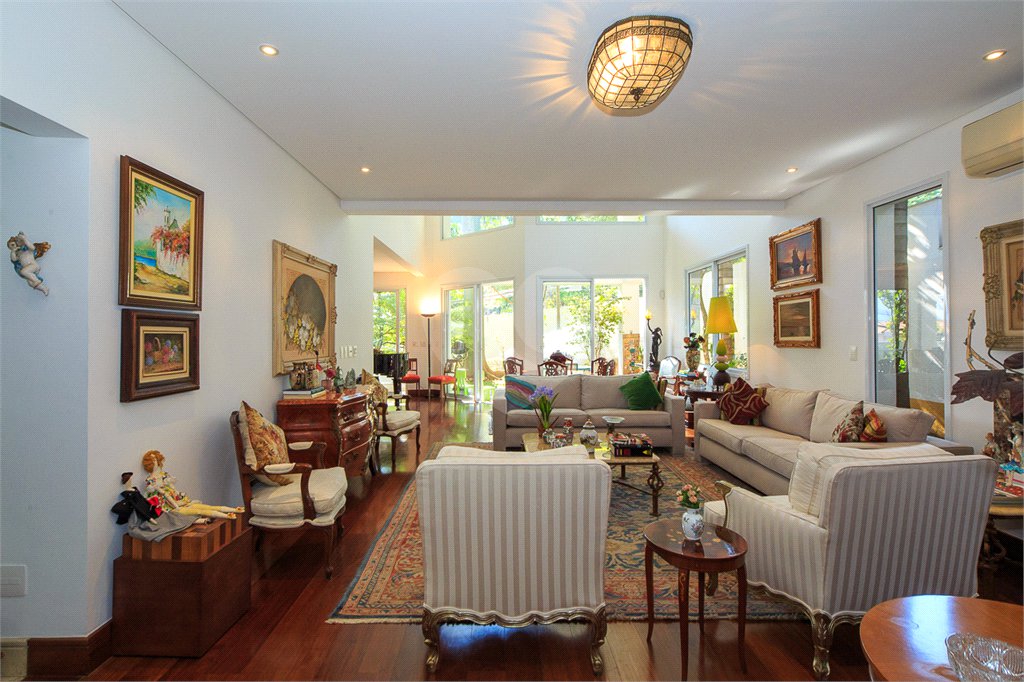 Casa à venda com 4 suítes no condomínio Vila Alba, São Paulo - SP
