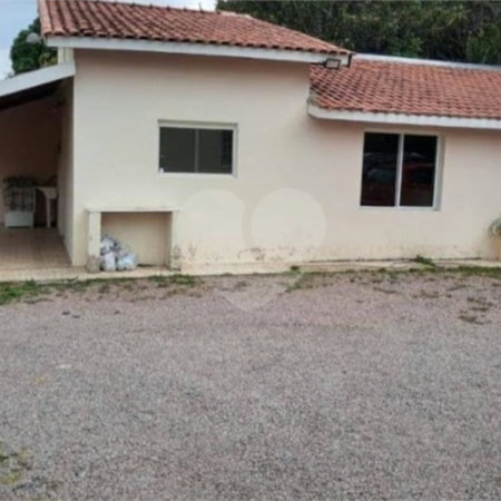 Chácara à venda ou para alugar com 4 quartos, sendo 1 suíte, em Vila Omízollo, Louveira, SP