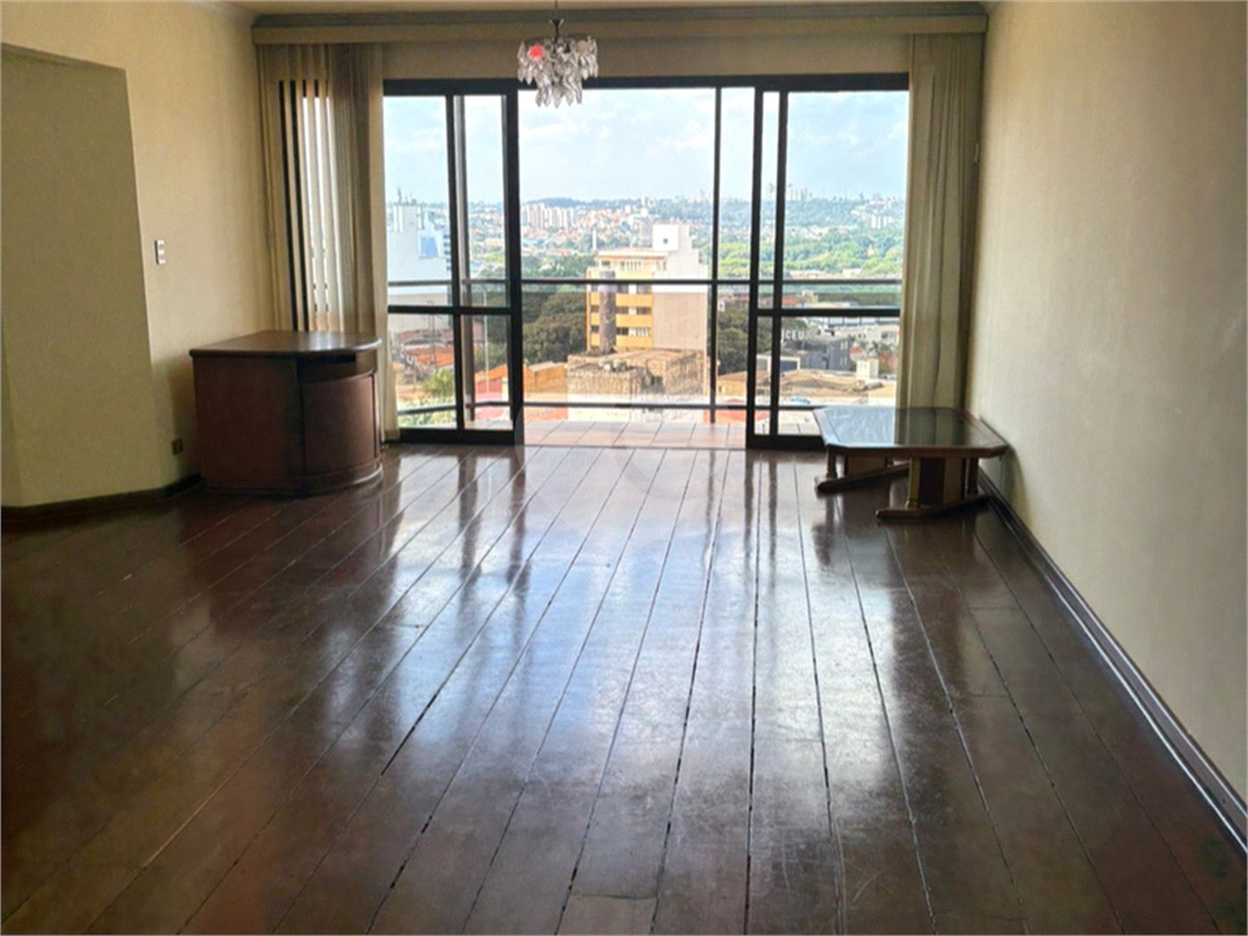 Apartamento à venda com 3 quartos, sendo 1 suíte,  no Centro, Sorocaba, SP
