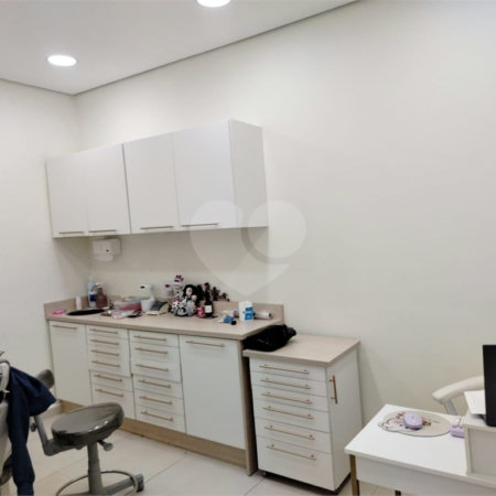 Prédio comercial à venda na Vila Mariana, 150 m², com renda