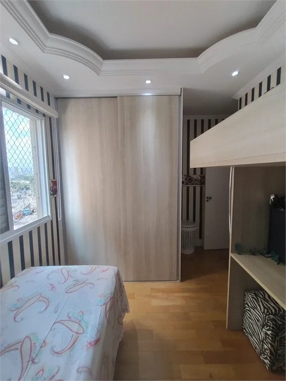 Apartamento à venda com 3 quartos, sendo 1 suíte,  em Umuarama, Osasco, SP
