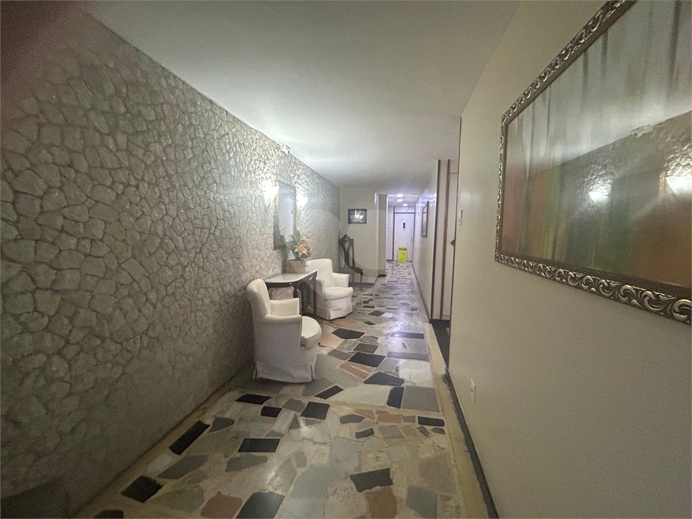 Apartamento à venda com 2 quartos, sendo 1 suíte, em Laranjeiras, Rio de Janeiro, RJ
