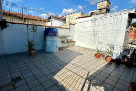 Sobrado à venda com 4 quartos, sendo 1 suíte,  em Vila Cleonice, São Paulo, SP