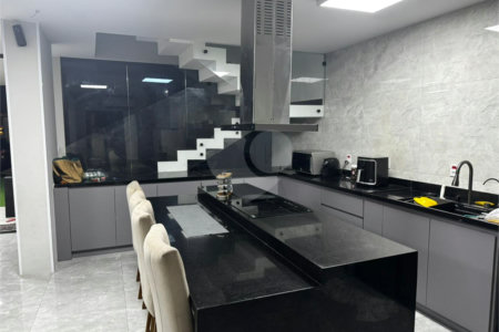 Casa à venda com 4 quartos, sendo 3 suítes, em Campo Grande, Rio de Janeiro, RJ