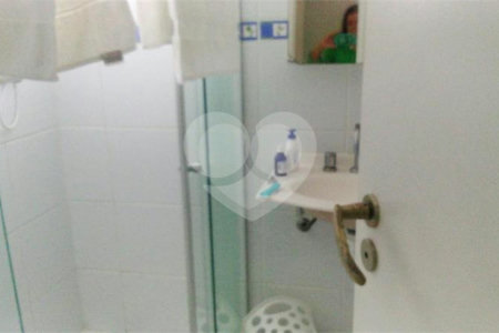 Excelente sobrado à venda em Moema Pássaros c/222 m², 3 suítes e 3 Vagas na garagem