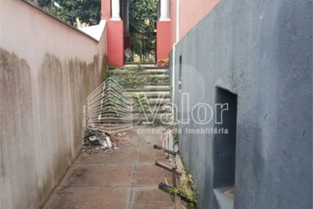 Casa Térrea com 2 dormitórios.