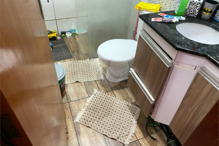 Vende-se casa no Jardim Paulistano 02 dormitórios