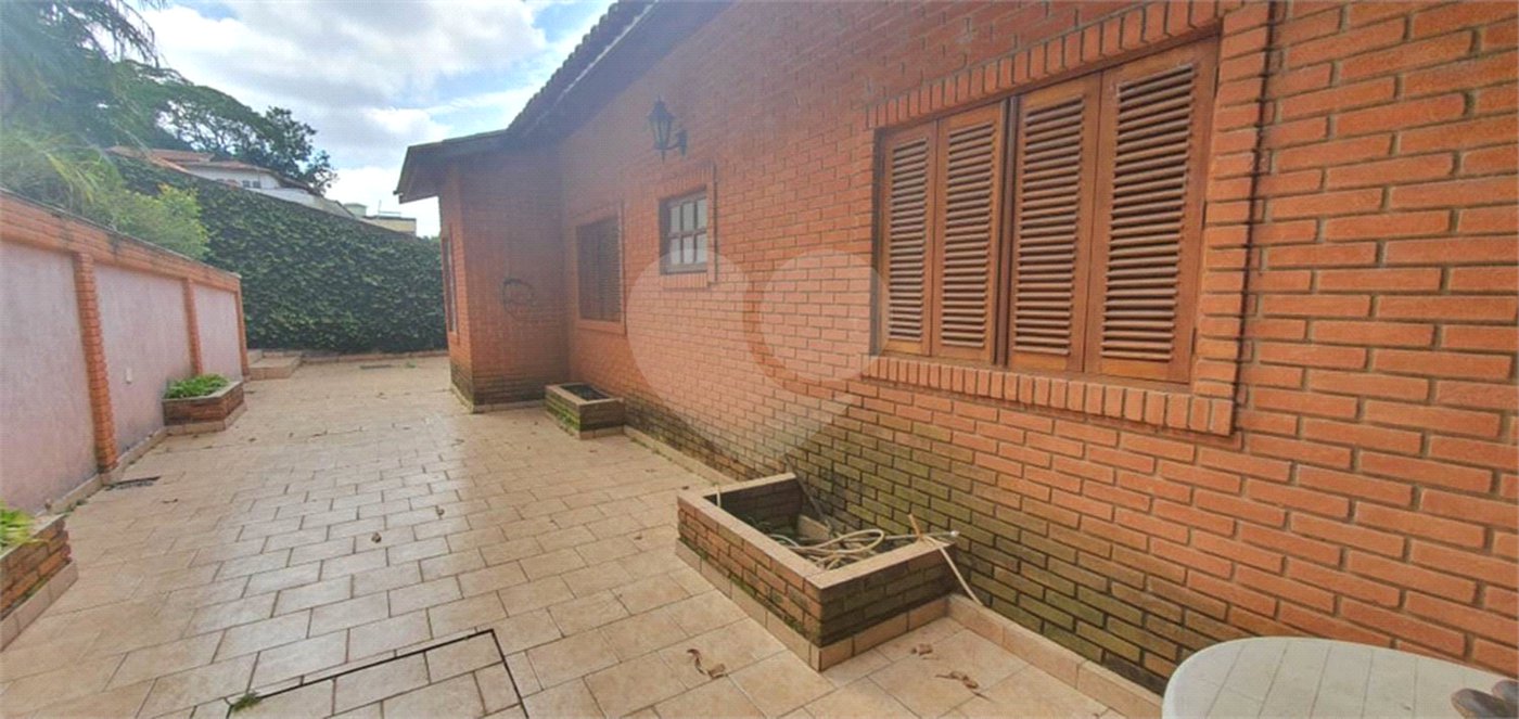 Sobrado à venda ou para alugar com 5 quartos, sendo 3 suítes, em Serra da Cantareira, São Paulo, SP