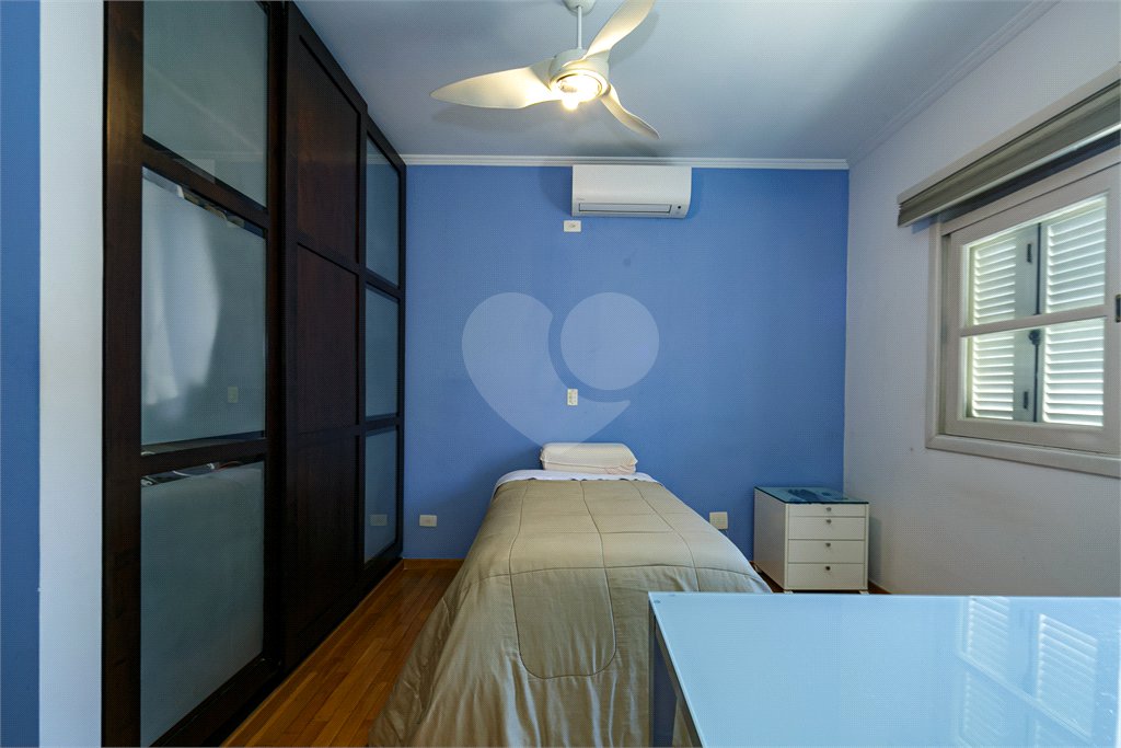 Casa à venda com 4 quartos, sendo 2 suítes, no condomínio Parque das Arvores, São Paulo - SP