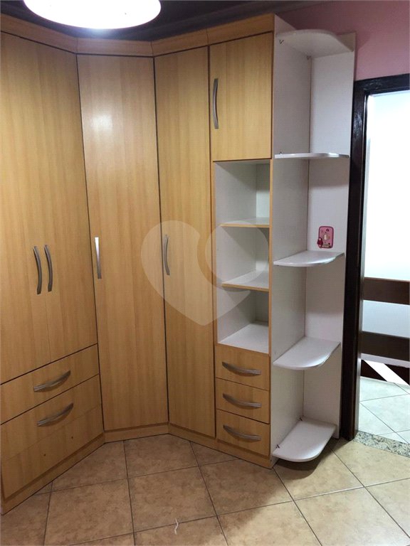 Casa à venda com 3 quartos, sendo 1 suíte, no condomínio Jardim das Pedras, São Paulo - SP