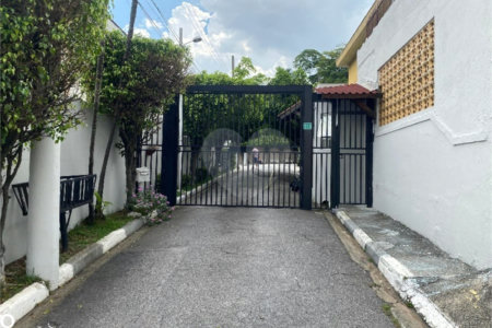 Casa à venda com 2 quartos, sendo 1 suíte,  no condomínio Colina de Goiás, São Paulo - SP