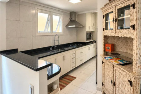Casa à venda com 3 quartos, sendo 1 suíte, no condomínio Vilagio Viccino, São Paulo - SP