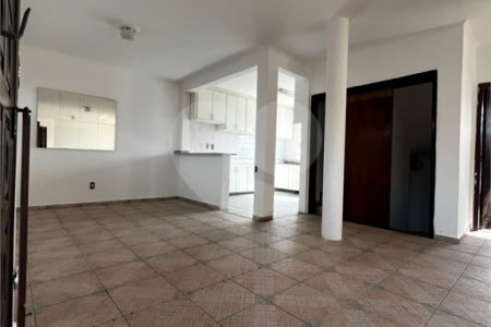 Sobrado à venda com 6 quartos, sendo 4 suítes,  em Vila Oliveira, Mogi das Cruzes, SP