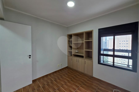 Apartamento à venda com 2 quartos, sendo 1 suíte, em Vila Olímpia, São Paulo, SP