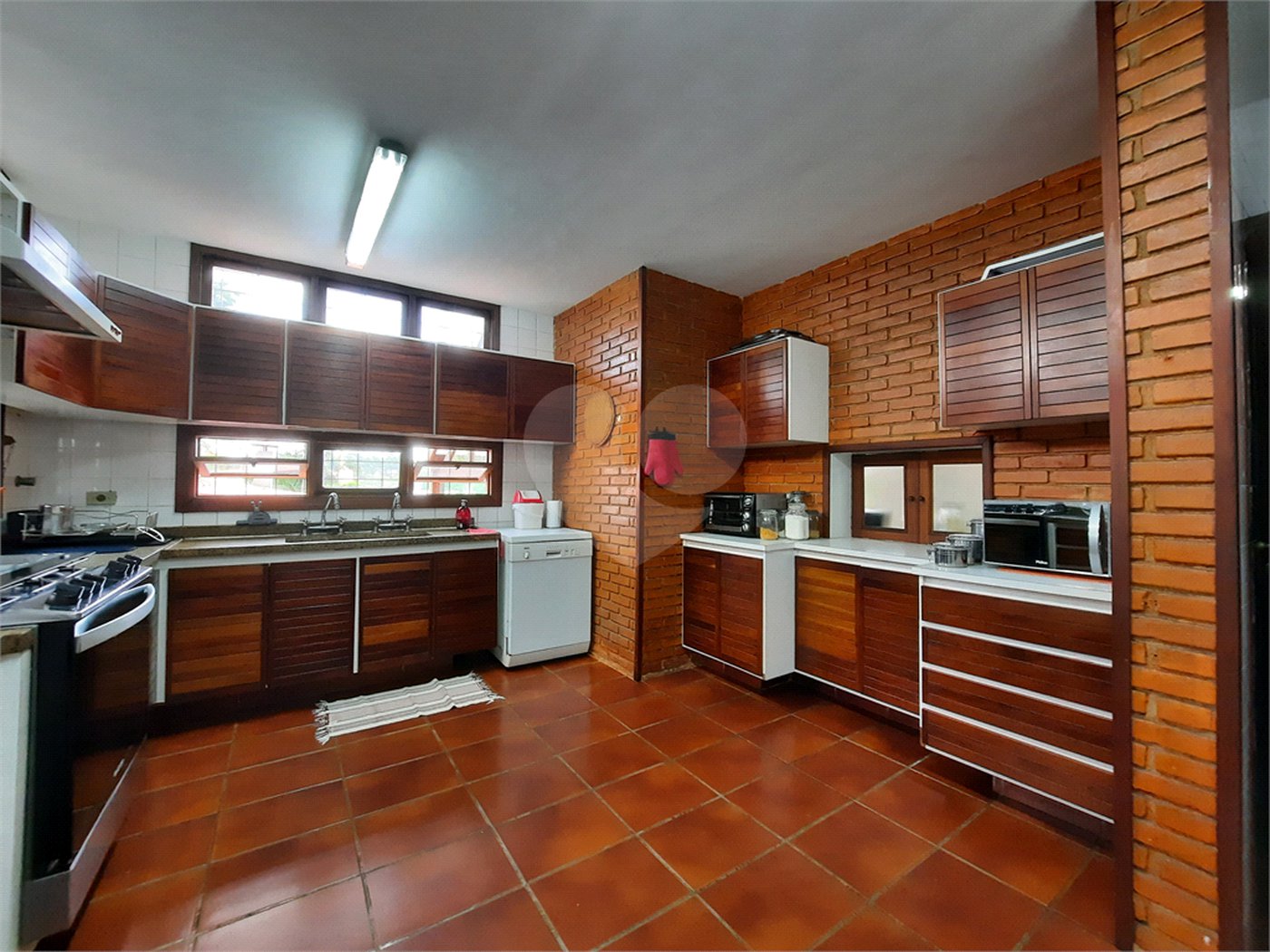 Casa à venda com 6 quartos, sendo 3 suítes, em Morumbi, São Paulo, SP