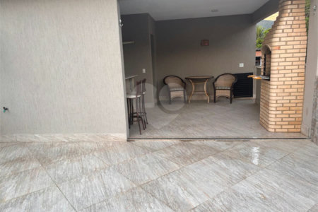 Casa à venda com 3 quartos, sendo 2 suítes, no condomínio Recanto das Palmeiras, Rio de Janeiro - RJ