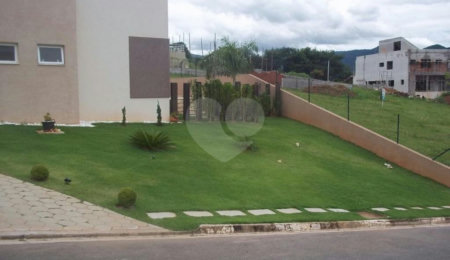 Casa em condomínio à venda com 4 suítes em Guaxinduva, Atibaia, SP