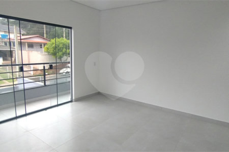 Sobrado à venda com 3 quartos, sendo 1 suíte, em Jardim Maristela, Atibaia, SP